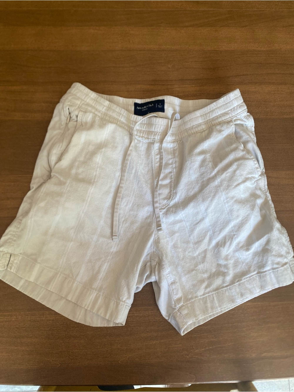 Men’s Abercrombie & Fitch White Casual Shorts - Small